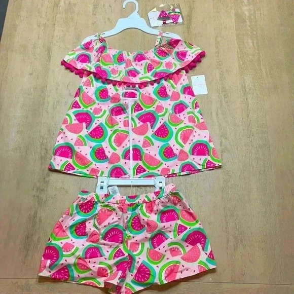 NWT Tommy Bahama,shirt, shorts, barrettes size 7-8 - Picture 1 of 6